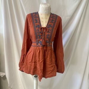 Torrid Long-Sleeved Embroidered Top, size 1X